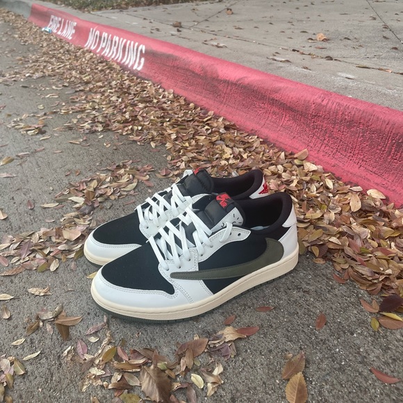 Worn only one time for a picture, All clean, no scuffs or Creases, Ready to ship